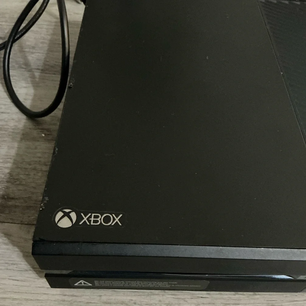 Acer Gaming Console with White and Green Controller